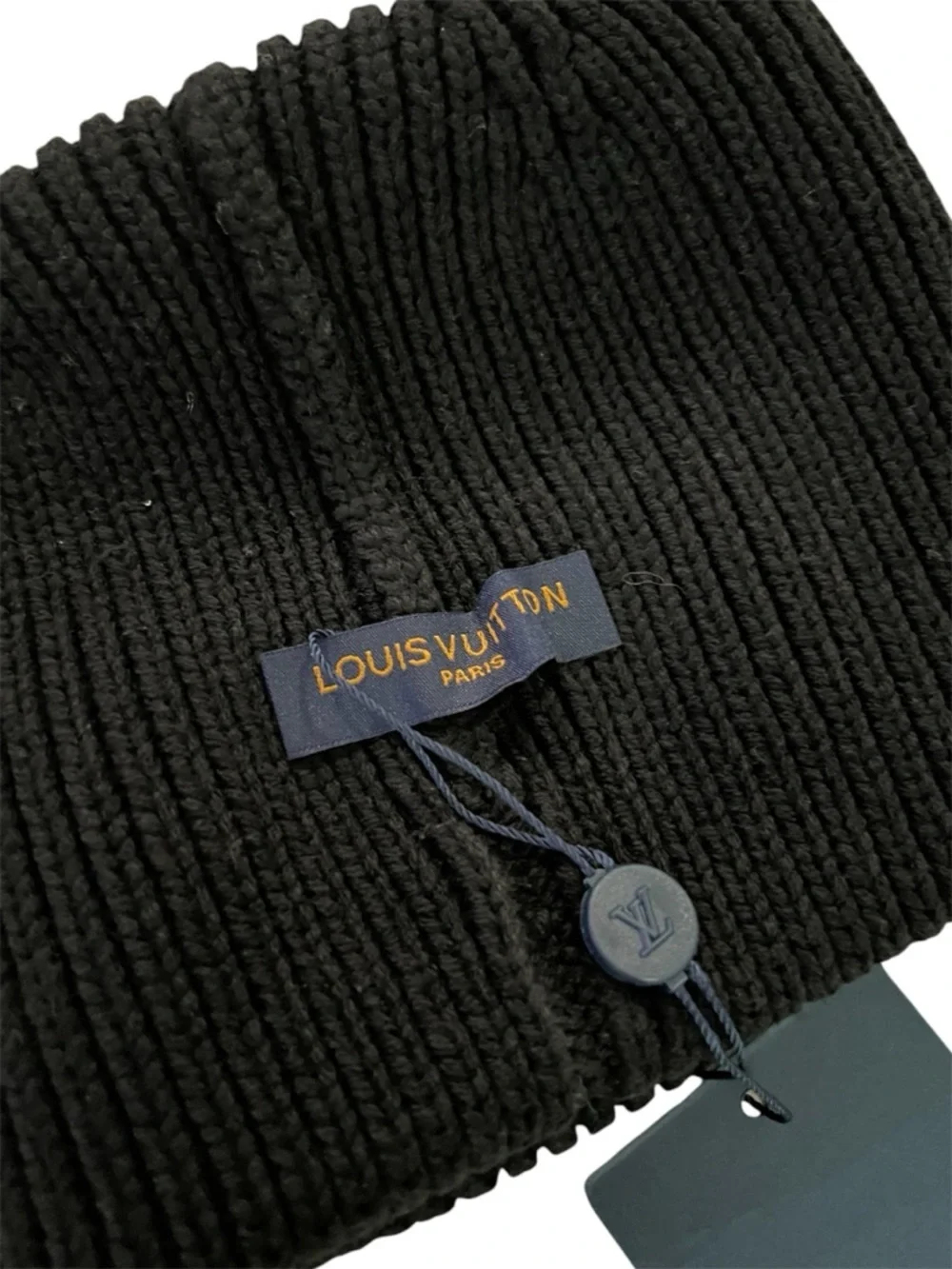 Louis Vuitton Black Knit 'LV Lovers' Logo Beanie - Picture 4 of 4